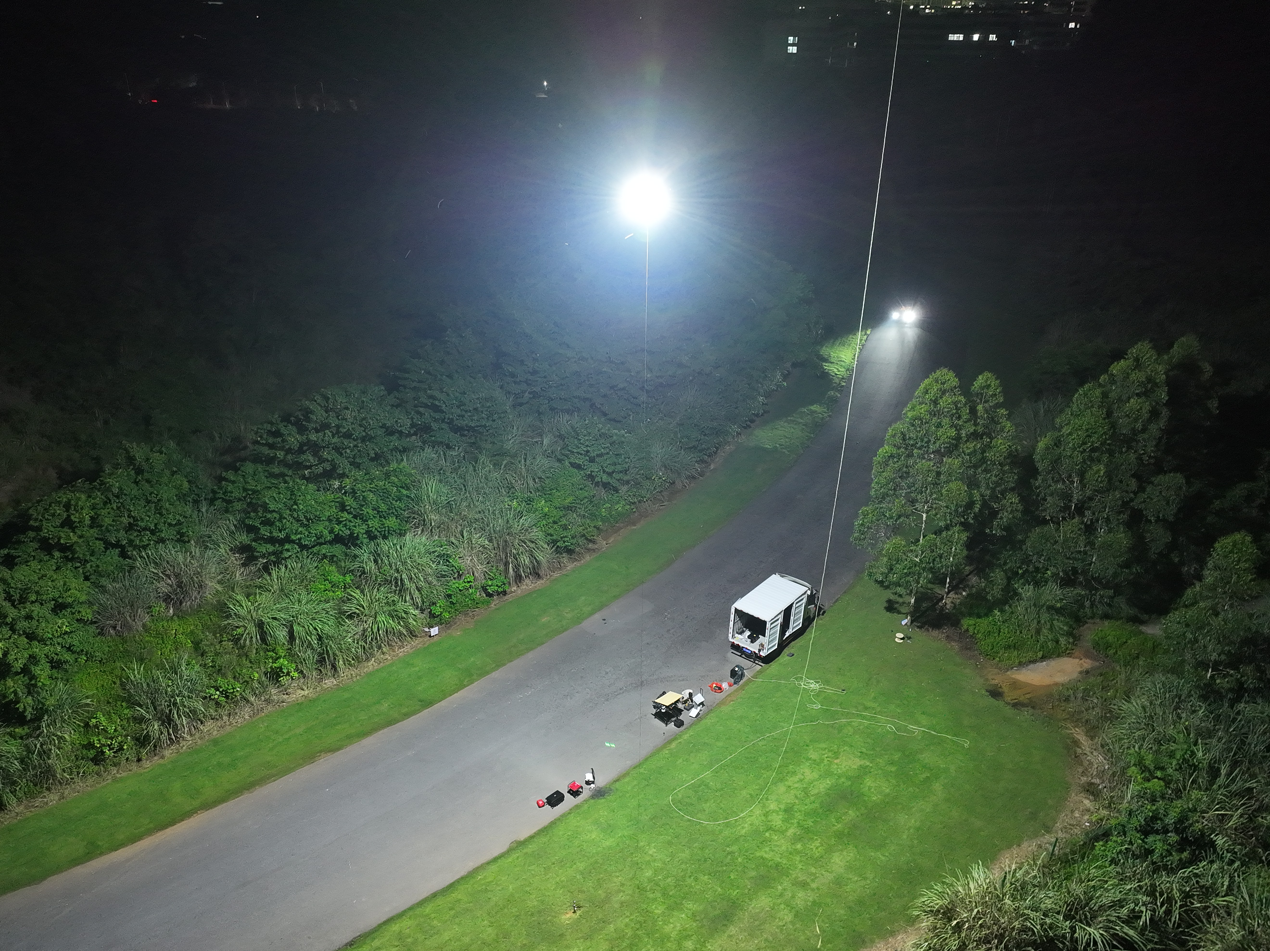 系留照明無(wú)人機(jī)